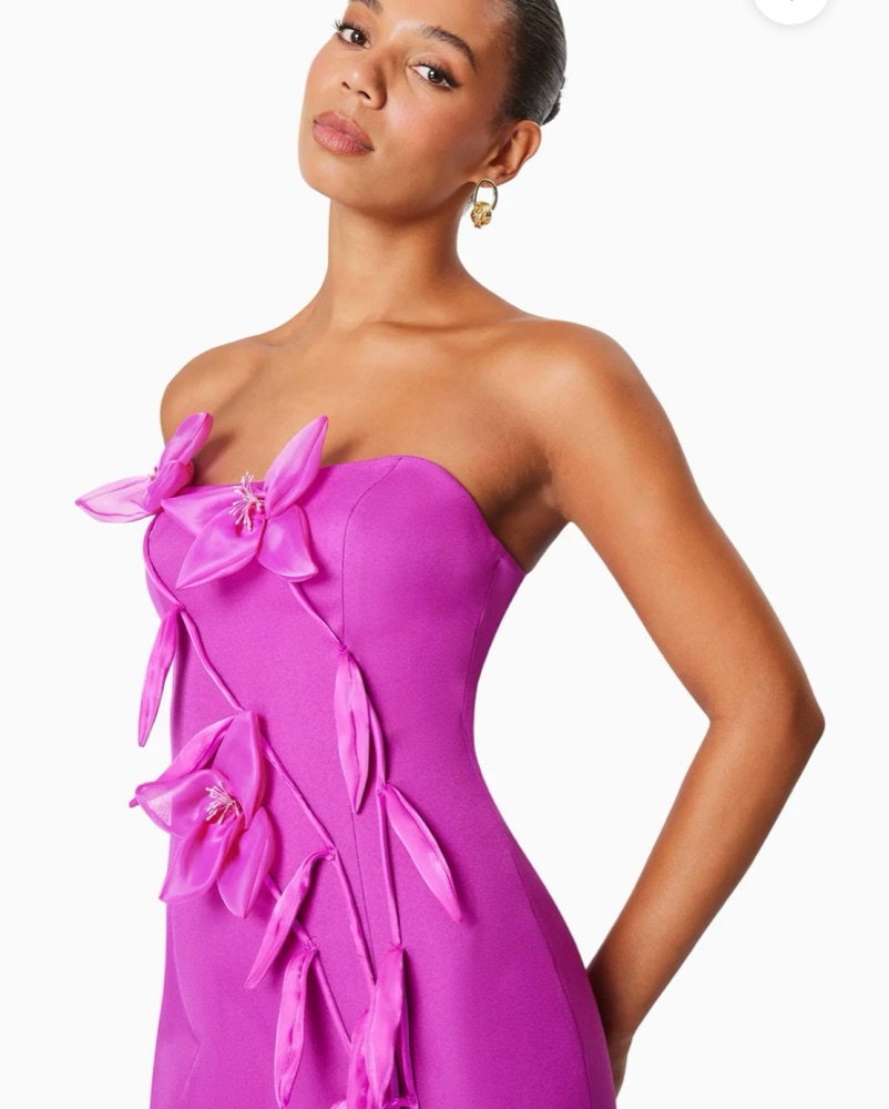 Elliatt Bethany Strapless Floral Midi Dr by Elliatt - Pickle
