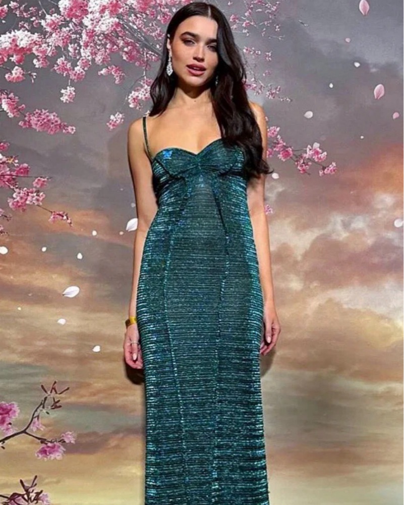 green emerald velvet dress Georgia Square Neckline Midi Dress Forest Green– Selfie Leslie main image 1