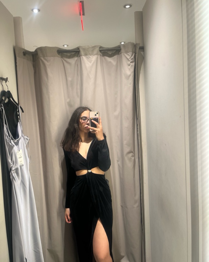 black plunge line cut out velvet dress  - Image 6