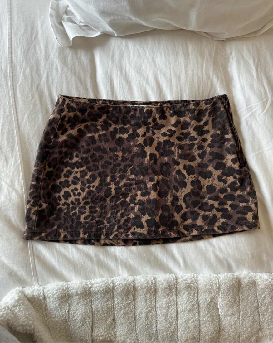 Abercrombie Cheetah Print Mid Rise Skort - Image 2