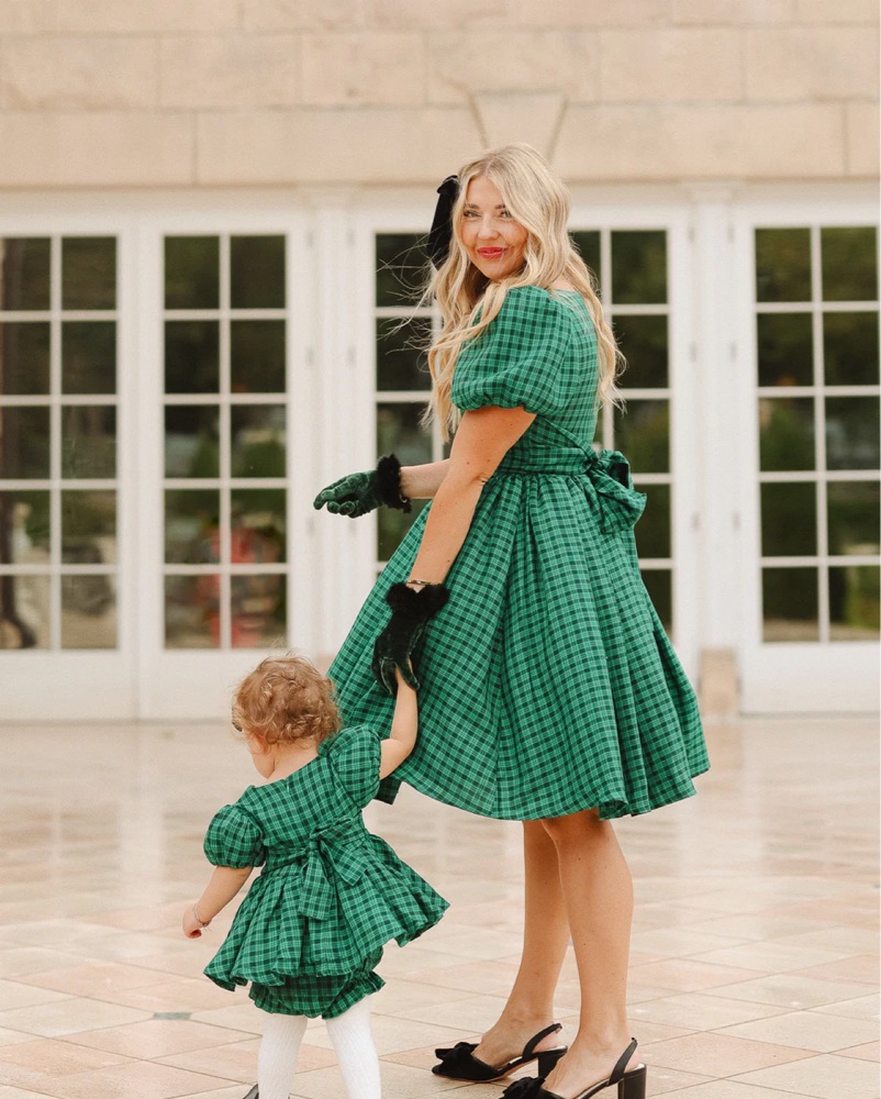 green emerald velvet dress Ivy Green Multi Fitted Dress – A'list Moda main image 0