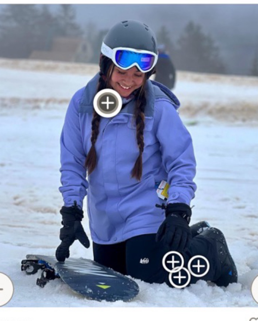 White and blue ski goggles - Image 2