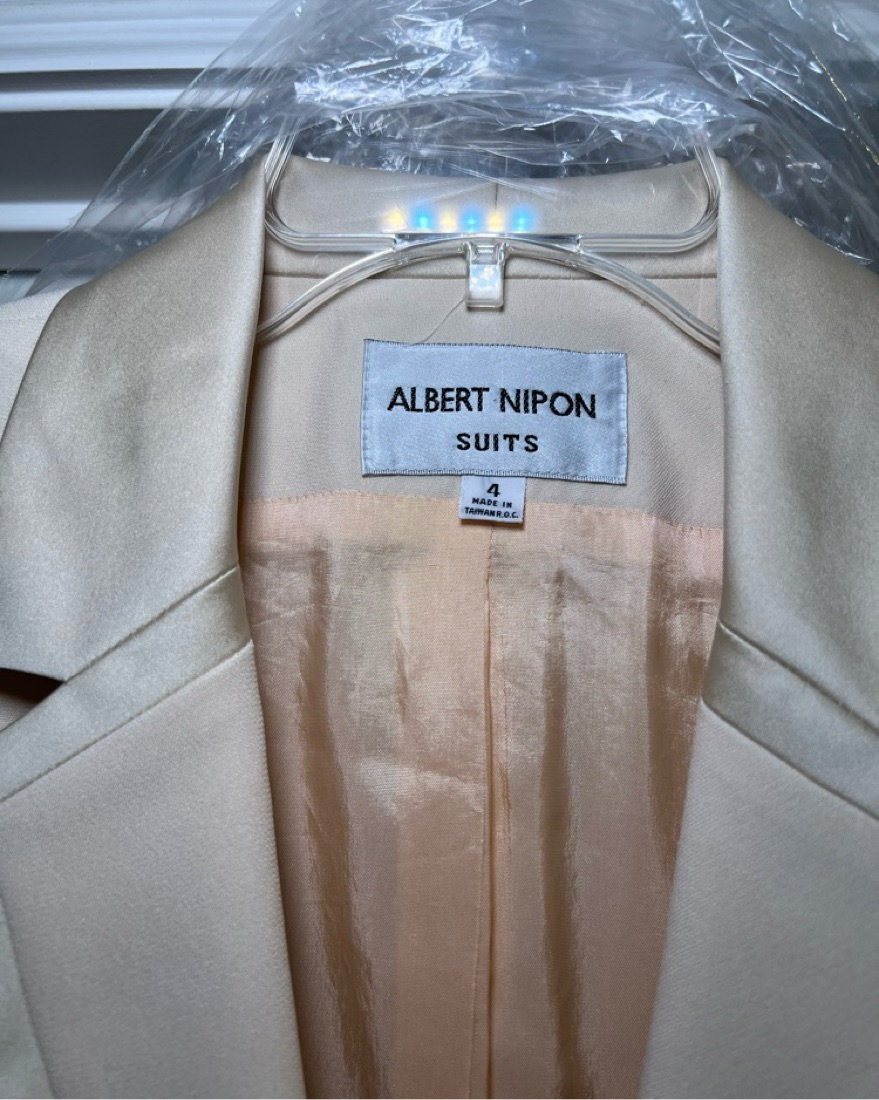 Albert Nipon Cream Blazer - Image 3