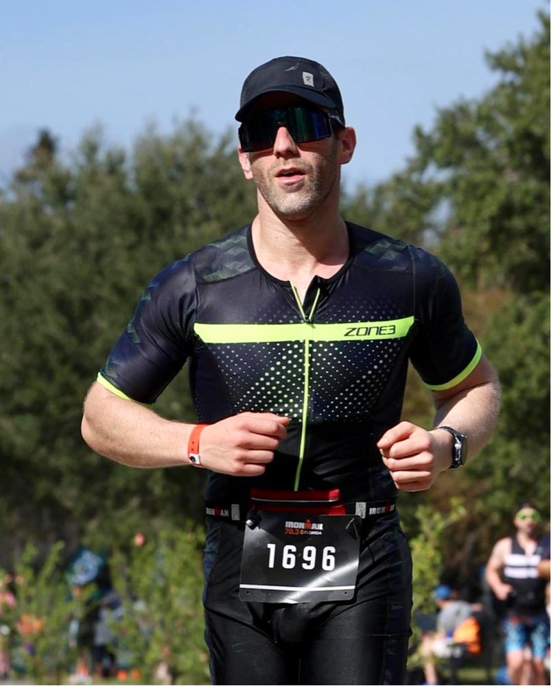 Sleek Athletic Triathlon Outfit - Image 1