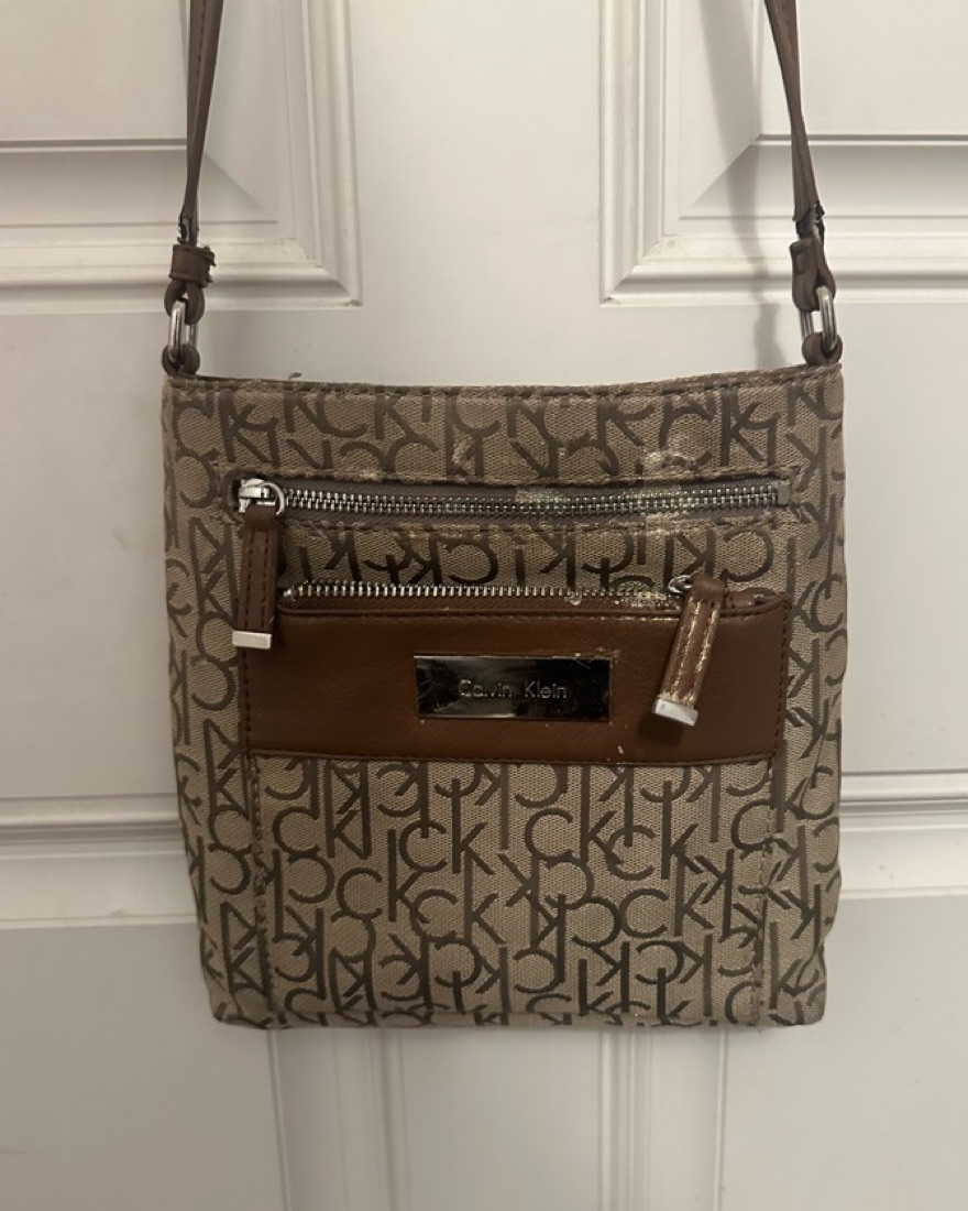 Calvin Klein Crossbody Purse Vintage - Image 2