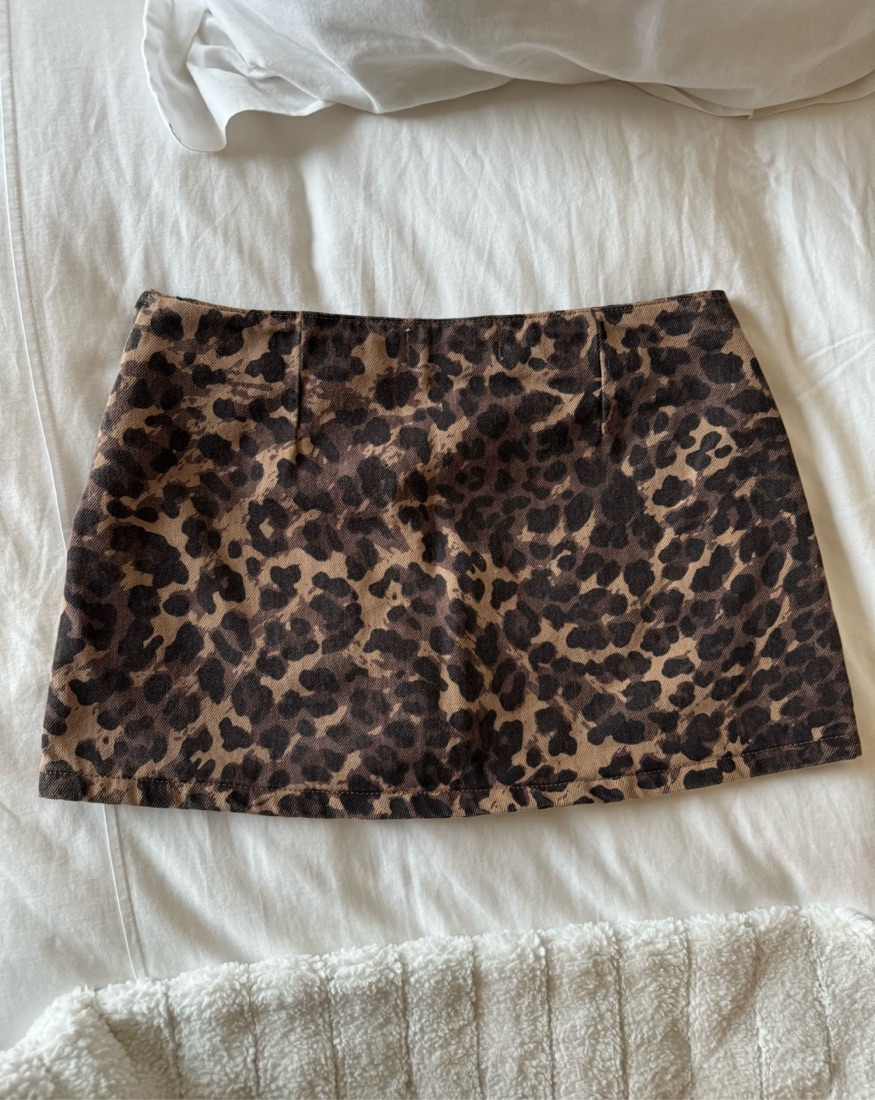 Abercrombie Cheetah Print Mid Rise Skort - Image 6
