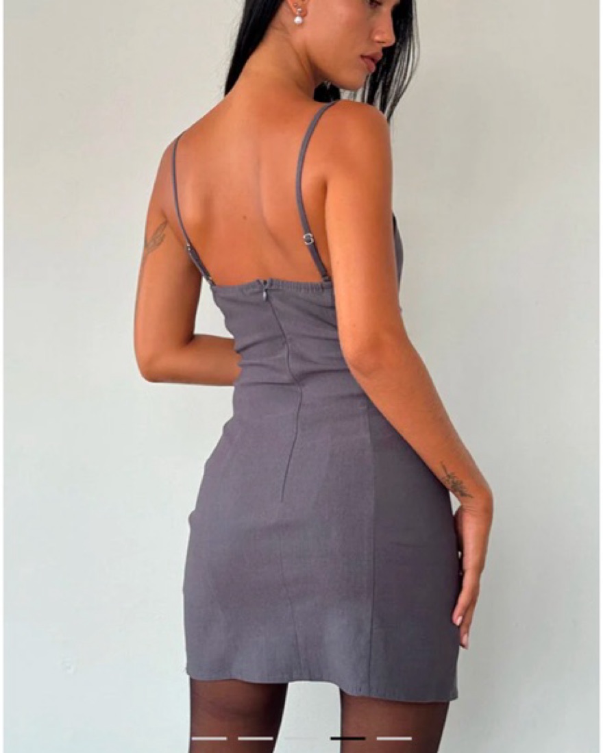 distressed bodycon dress Cut in a bodycon Jardin Collared Contrast Knit Kid Size:130 (6 Years) middle ages