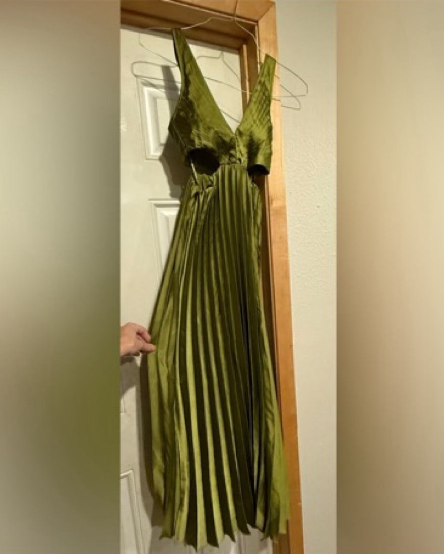 green emerald velvet dress Ther. Green Cut-Out Knitted Dress