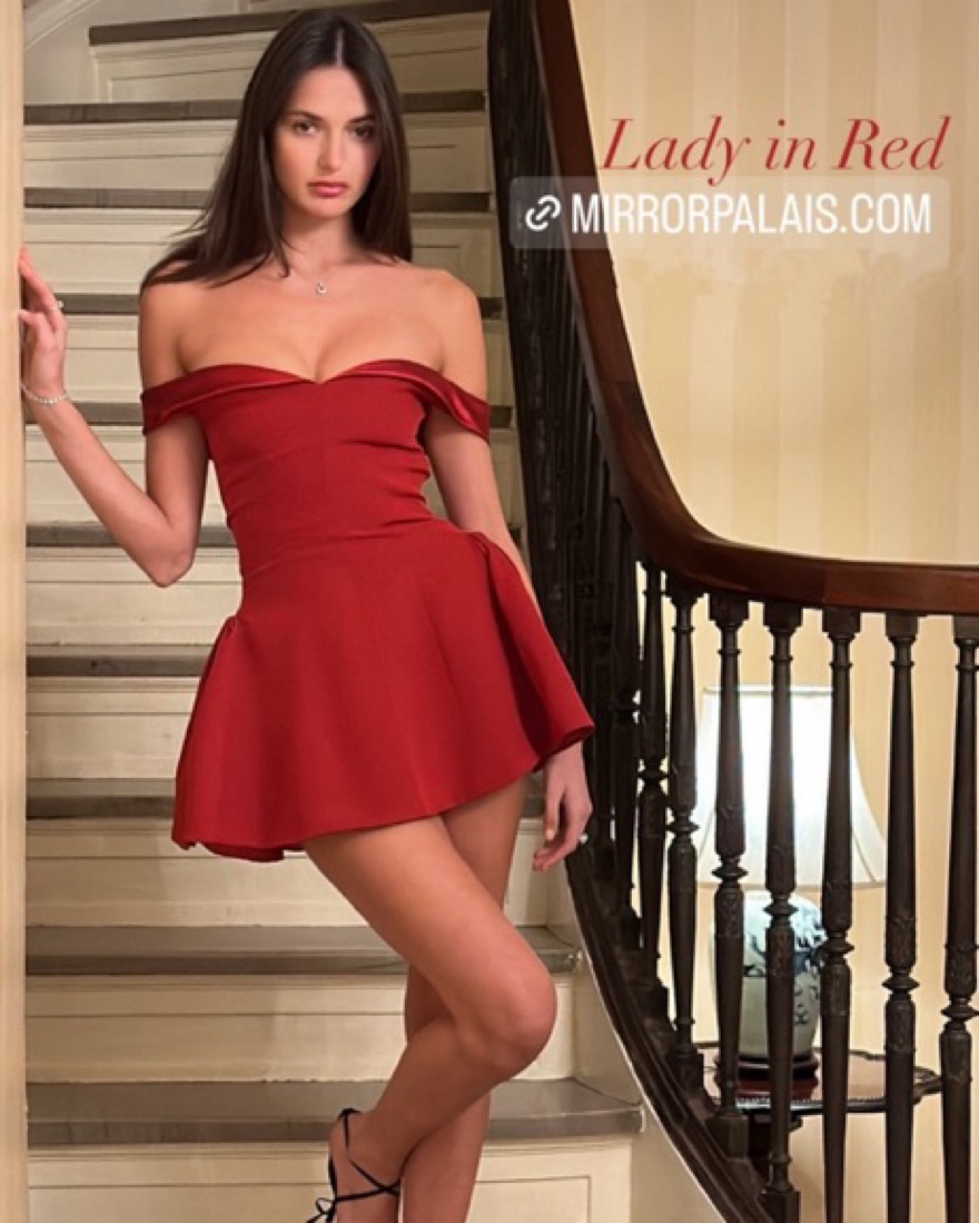 NYFW Mirror Palais Lady In Red - Image 6