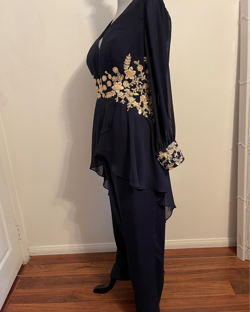 Elegant Blue Jumpsuit With Wide Legs - Image 6