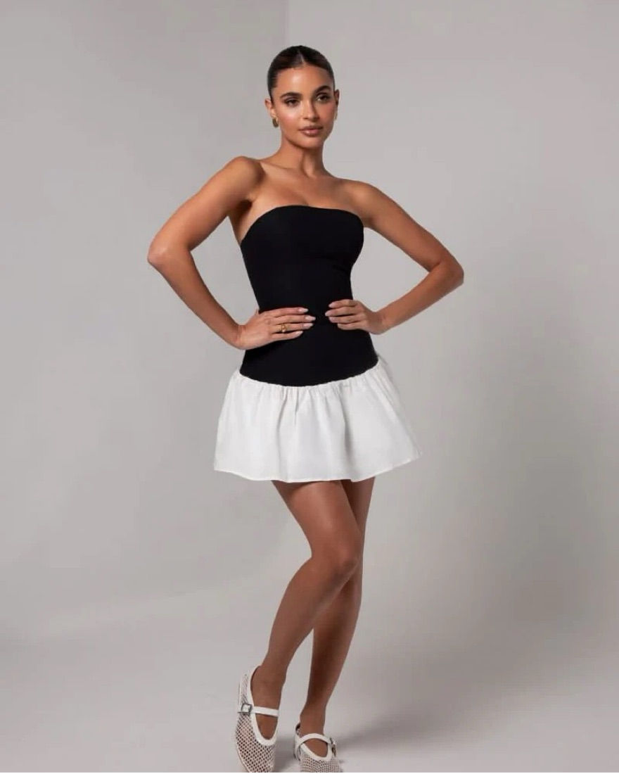 BLACK STRAPLESS COLORBLOCK FLARE MINI DR by Heiress Beverly Hills - Pickle