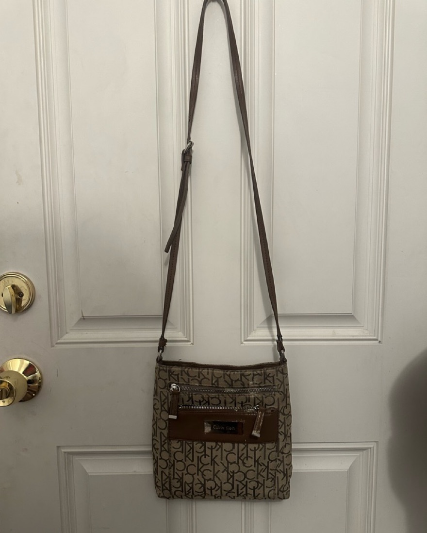 Calvin Klein Crossbody Purse Vintage - Image 3