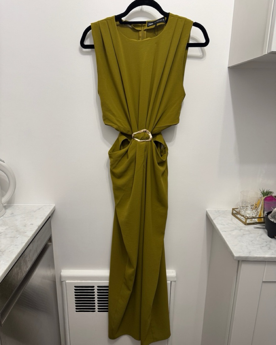 green emerald velvet dress Zara Short Puff Sleeve Round Neck Cut Out A-Line Midi Dress Green Small