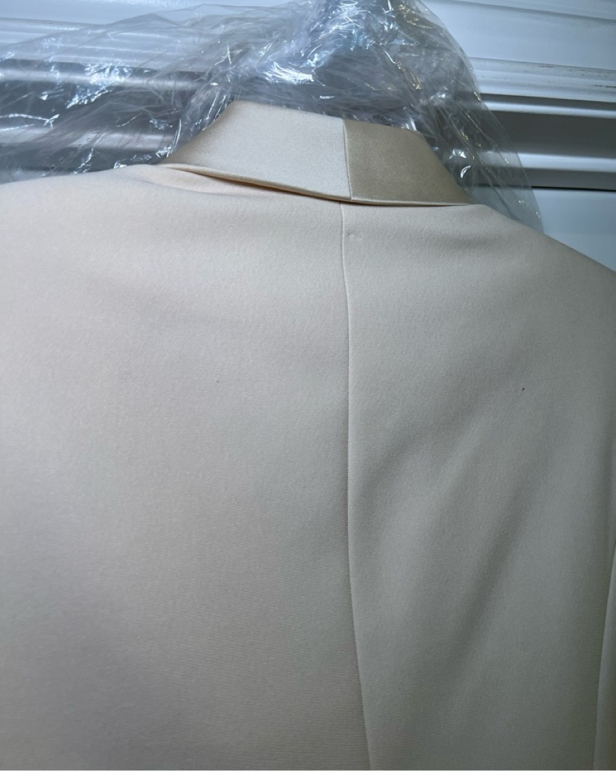 Albert Nipon Cream Blazer - Image 5