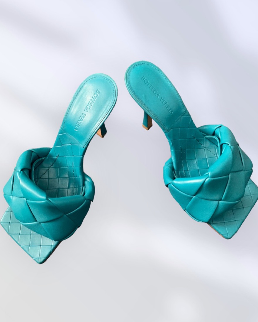 BOTTEGA VENETA 水色ミュールヒール Teal Bottega Veneta Braid Mule Heels by Bottega Veneta - Pickle