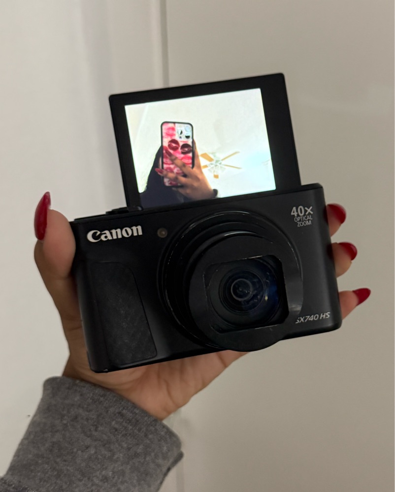 Canon SX740 HS Digicam by Canon - Pickle