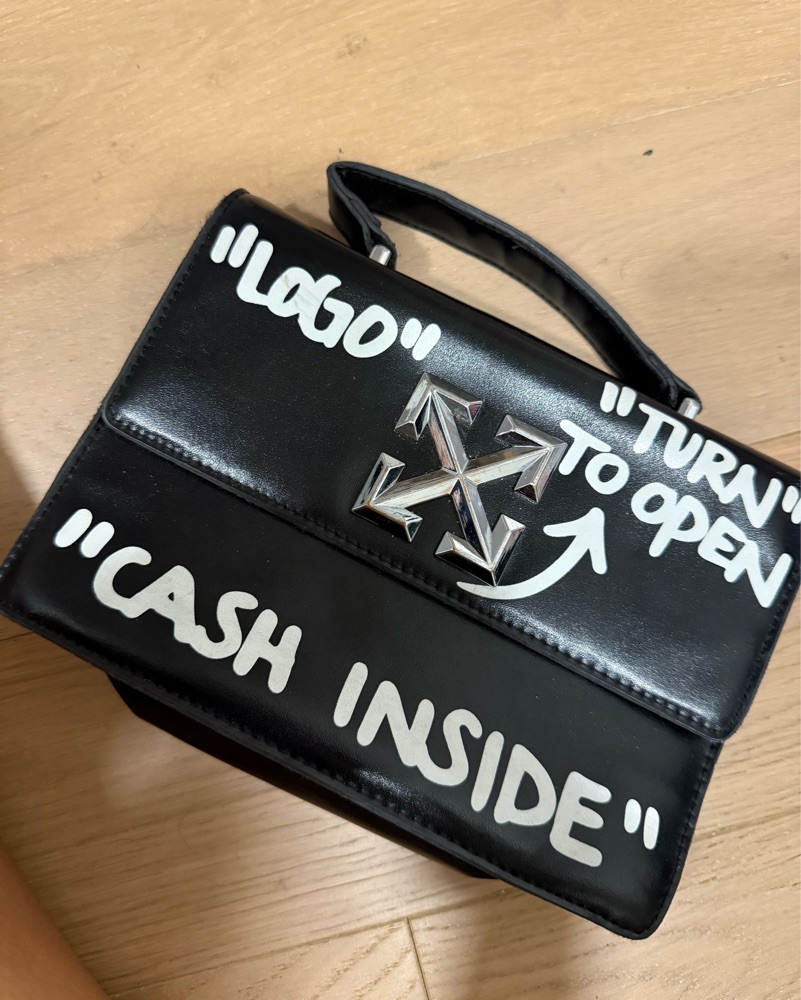 【中古】Off-White ウォレット 財布（LOGO CASH INSIDE） Edgy Cash Inside Bag by Off White - Pickle