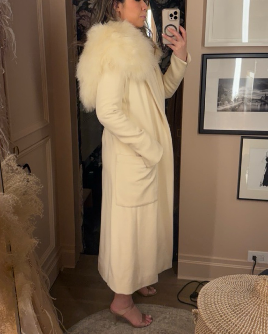 Chic Real feather Ivory Coat by Pamella Roland - Pickle