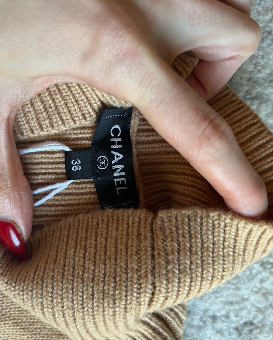 CHANEL ニット Chanel Coco Neige Turtleneck 36 by Chanel - Pickle