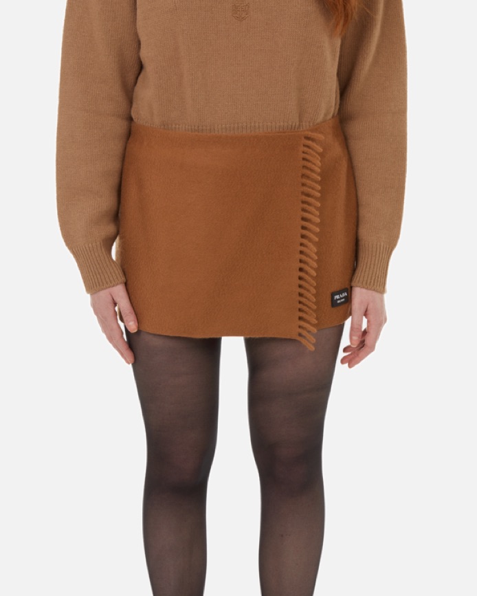 PRADA ブラウン ミニ巻きスカート フリンジ付き PRADA ブラウン ミニ巻きスカート フリンジ付き PRADA ブラウン ミニ