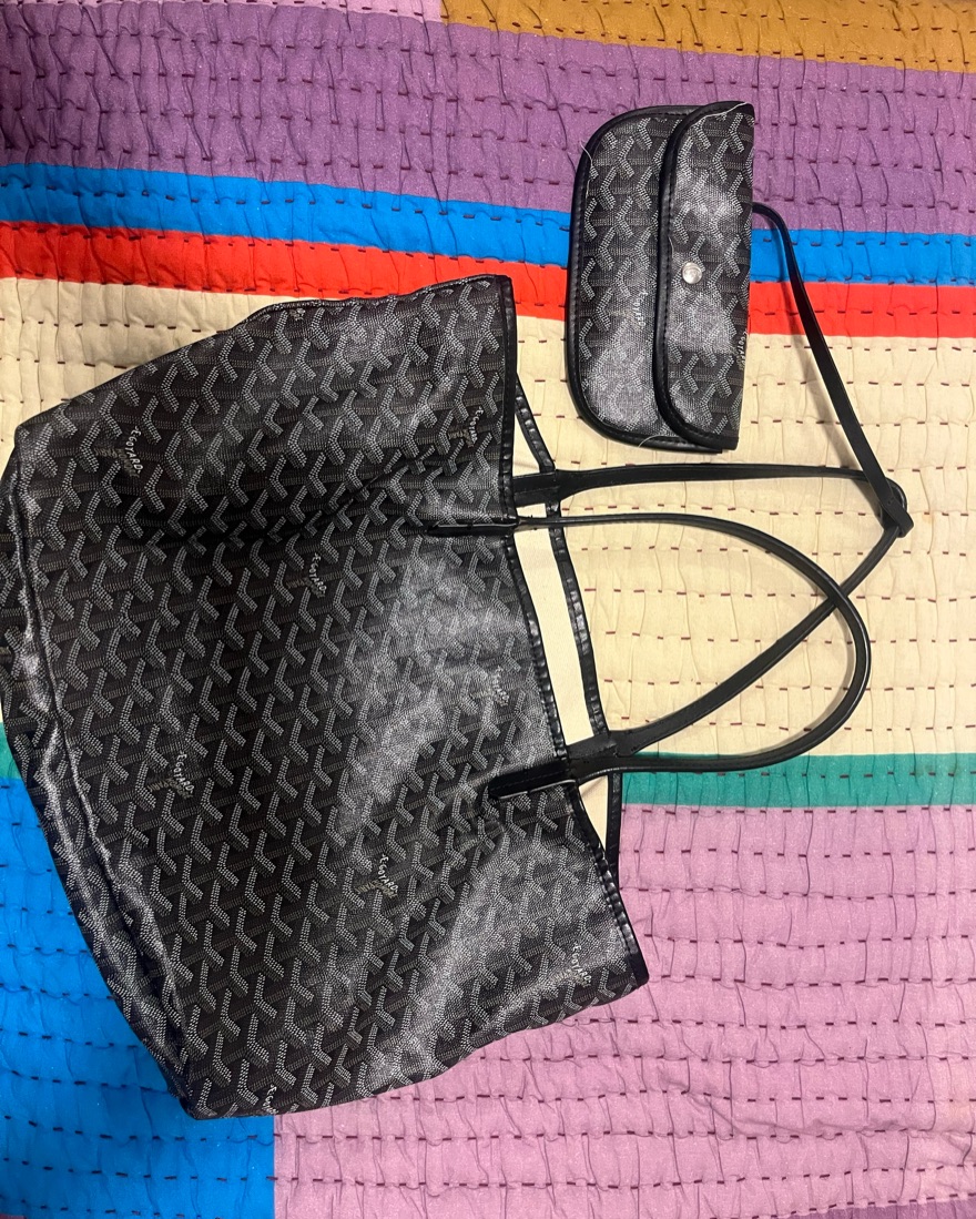 Goyard ブラックトートバッグ Goyard Black Chevron Print Coated Canvas Hardy PM Tote Bag