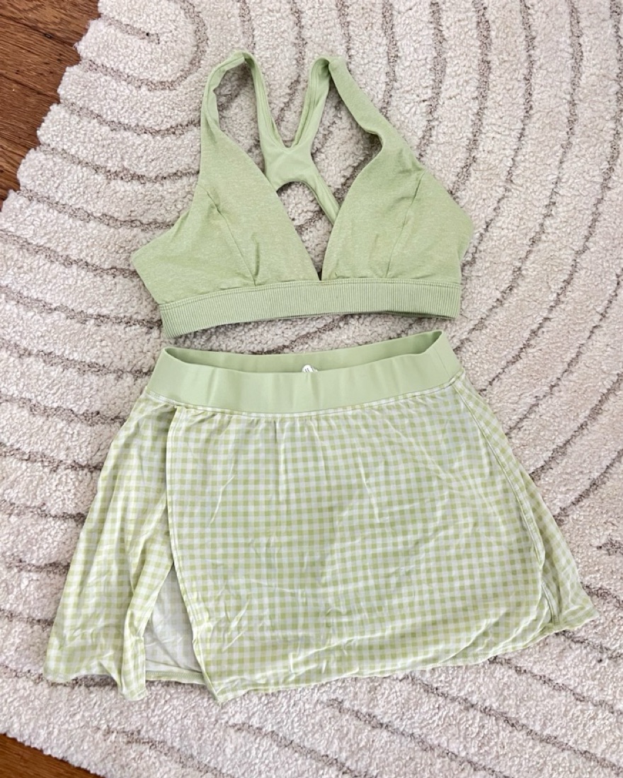 Alo Tennis Outfit XS by Alo Yoga - Pickle