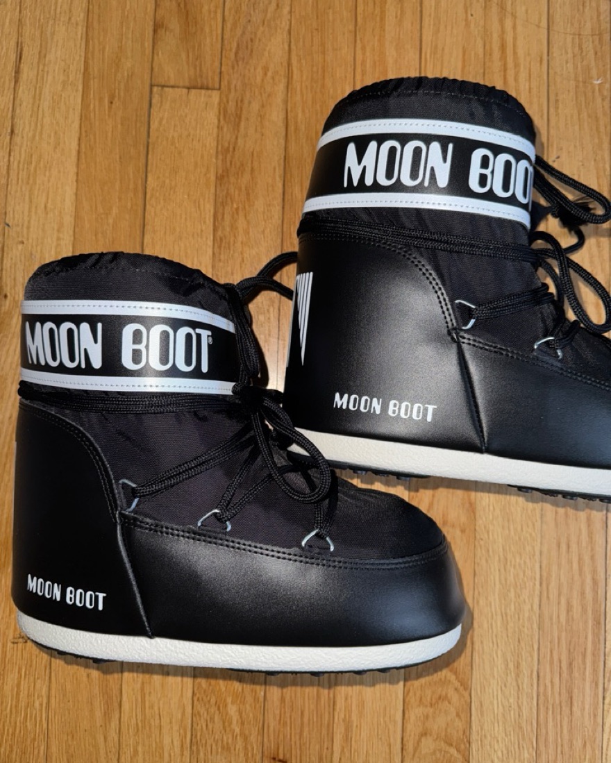Moon Boots Low Icon Black 39/41 by Moon Boots - Pickle