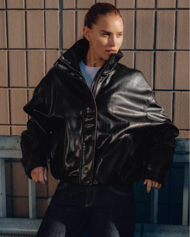 ZARA ボア襟付き ブラックレザージャケット 即完売 希少サイズ《ZARA》ボア襟 フェイクレザージャケット(XL)黒