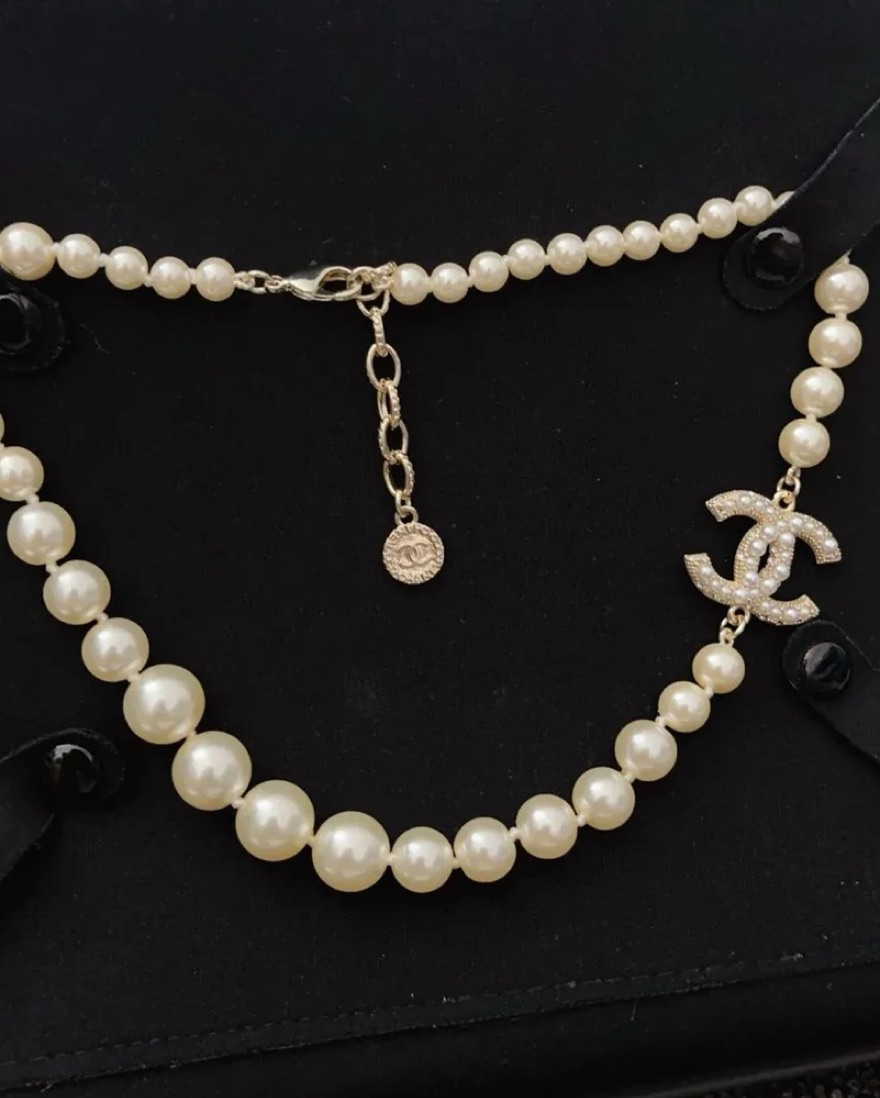 CHANEL 100周年記念 パールネックレス　本日セール❣️ Chanel 100th Anniversary Pearl Necklace by Chanel - Pickle