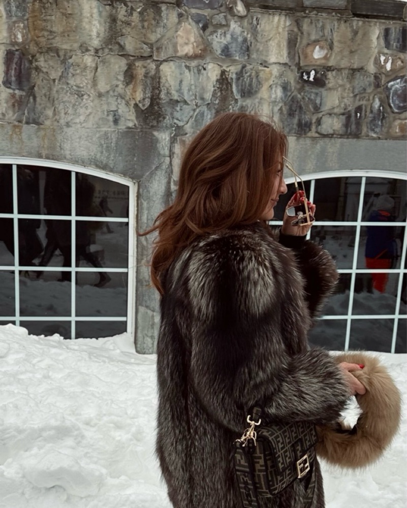 リアルファー　fur used Real Silver Fox Fur Coat by Unknown - Pickle