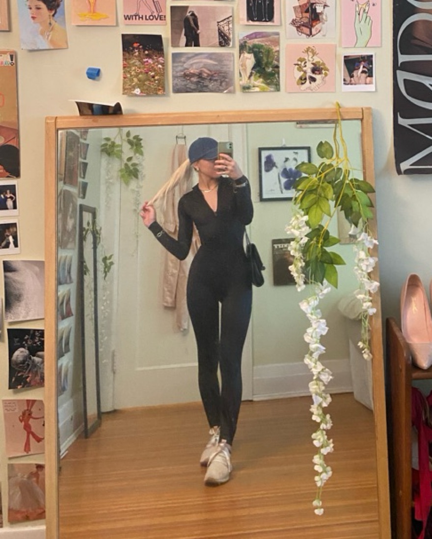 SKIMS スキムズ　ブラックカップ付きボディスーツ Skims Shiny Black Catsuit by Skims - Pickle