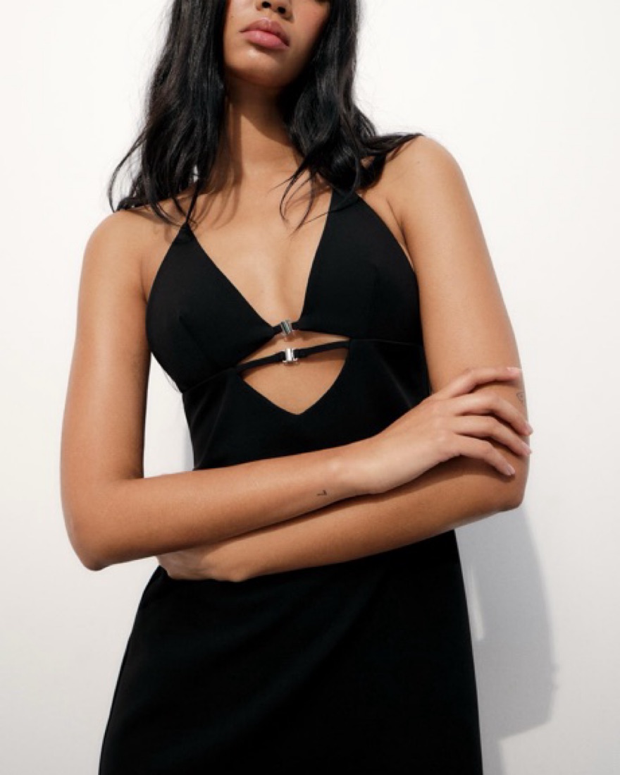 E.MですGILLIA♡ハワイ♡ZARA MINI DRESS E.MですGILLIA♡ハワイ♡ZARA MINI DRESS RUFFLED EMBROIDERED SHORT