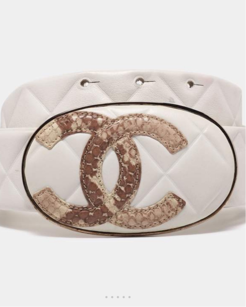 CHANEL ホワイト ラバーベルト Chanel White Leather CC Buckle Belt by Chanel - Pickle