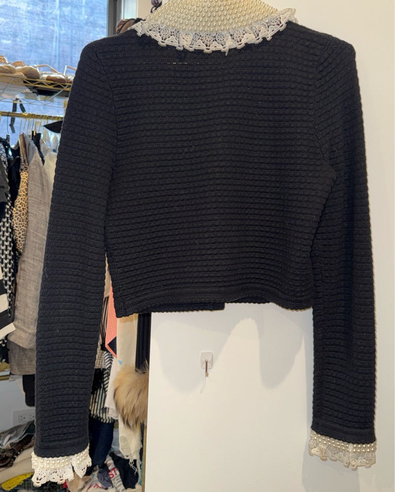 【Acka. 美品】pearl ensemble cardigan Pearl A+O Collared Sweater / Cardigan by Alice & Olivia - Pickle