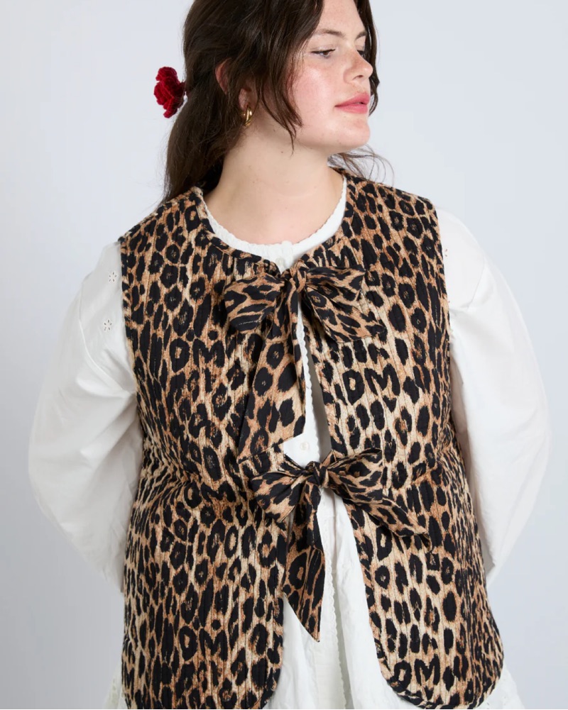 Damson Madderレオパード柄のジレ（ダムソン・マダー） Damson Madder Leopard print Vest by Damson Madder - Pickle