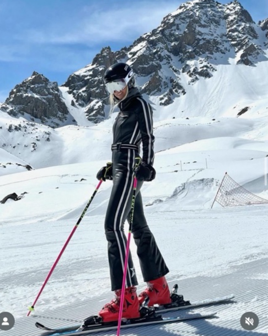 PERFECT MOMENT スキーウェア 本日の出で立ちです💁🏻‍♀️ 今シーズンから「perfect moment」という