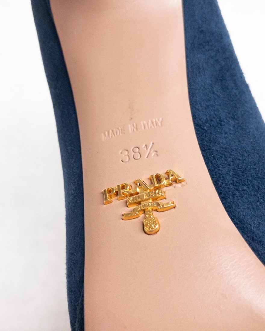 Prada Navy Blue Suede Pumps. Size 8.5 by Prada - Pickle