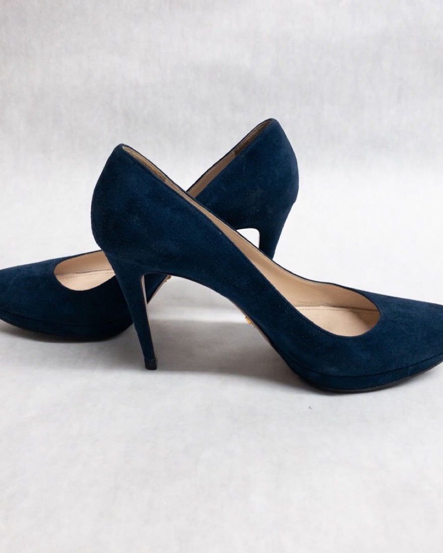 PRADA ポインテッドトゥ ハイヒール ネイビー Prada Navy Blue Suede Pumps. Size 8.5 by Prada - Pickle