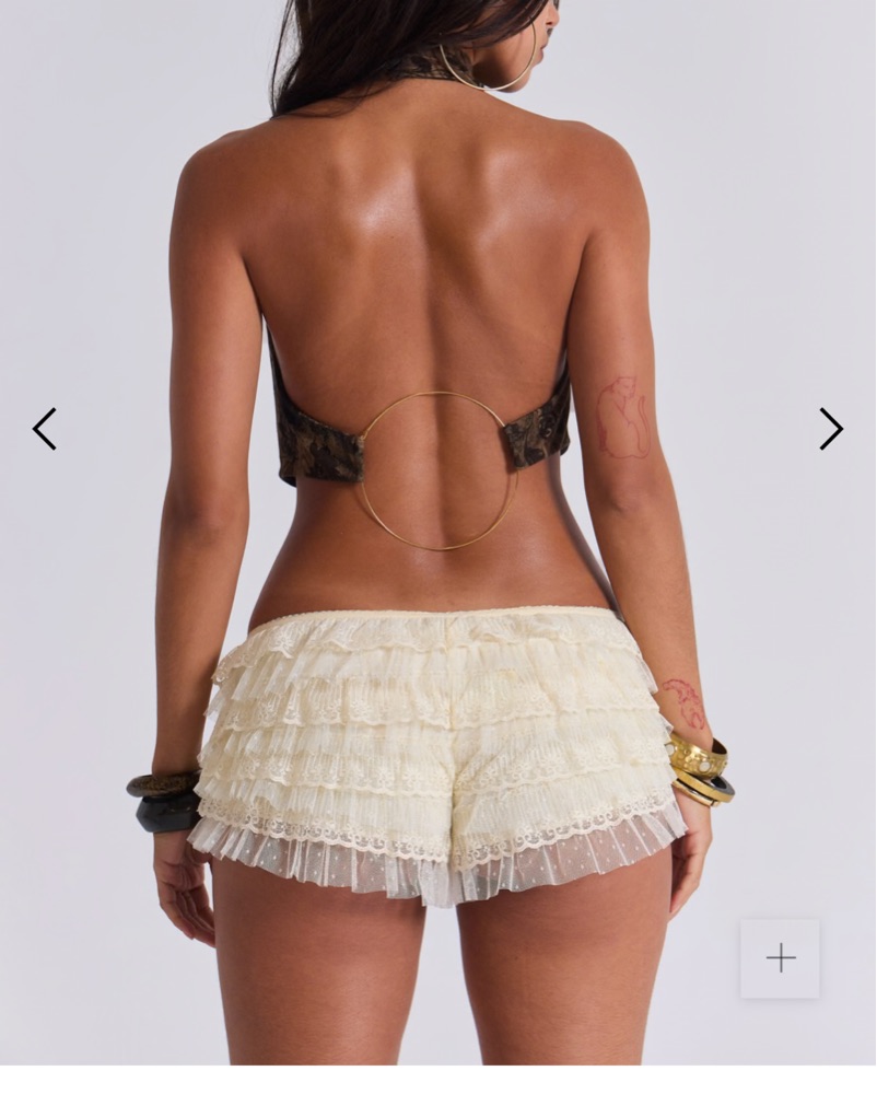 HANA 着用　jaded london ホルタートップス Jaded London Lunae Halter Hoop Top by Jaded London - Pickle