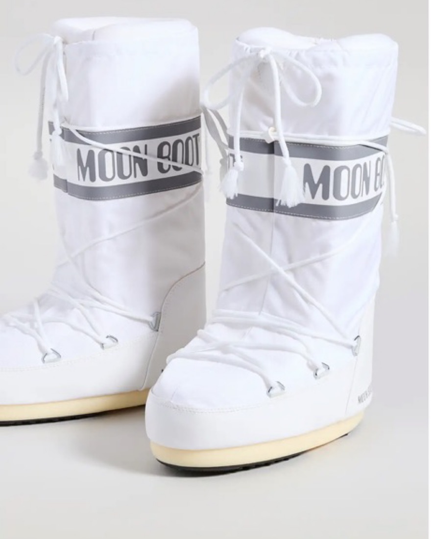 White moon Boots by Moon Boot - Pickle