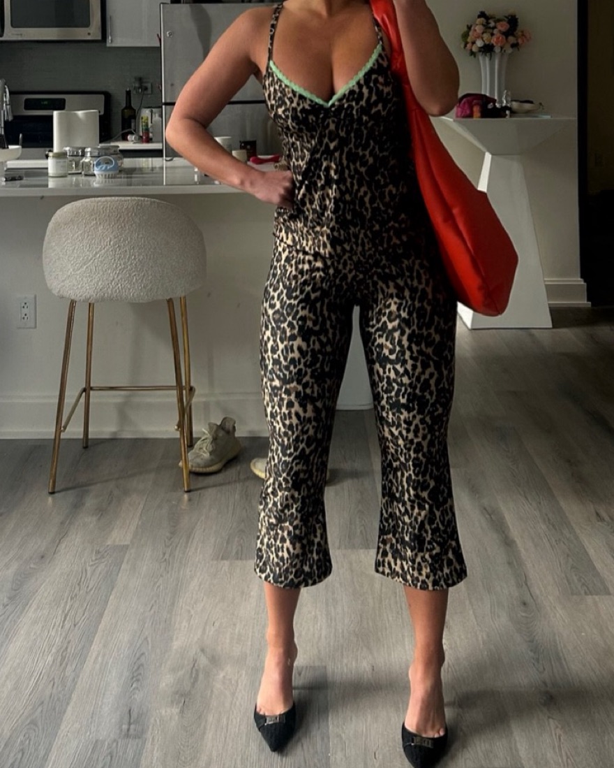 レオパード上下セット camilapole ROMPER & LEGGINGS Mr. Winston capri Leopard set by Revolve - Pickle