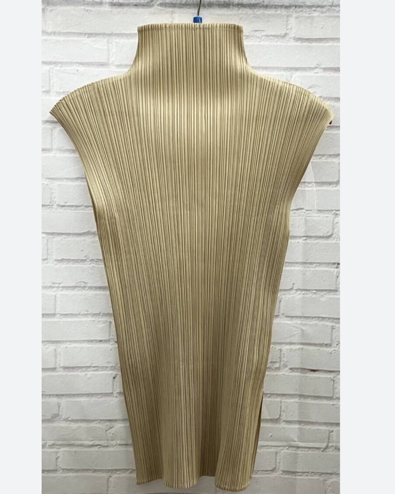 PLEATS PLEASE ISSEY MIYAKE ◇ Sleeveless by Pleats Please Issey