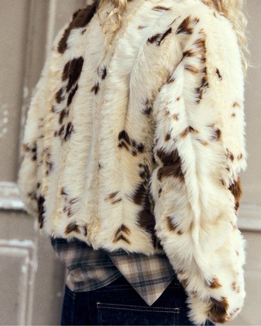 完売品 ZARA tiger fur jacket ZARA Faux fur Animal Print jacket by Zara - Pickle