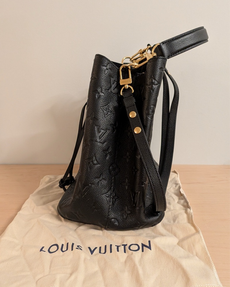 夜酔 Louis Vuitton ブラック ショルダーバッグ Louis Vuitton NeoNoé – Black Bucket Bag by Louis Vuitton - Pickle