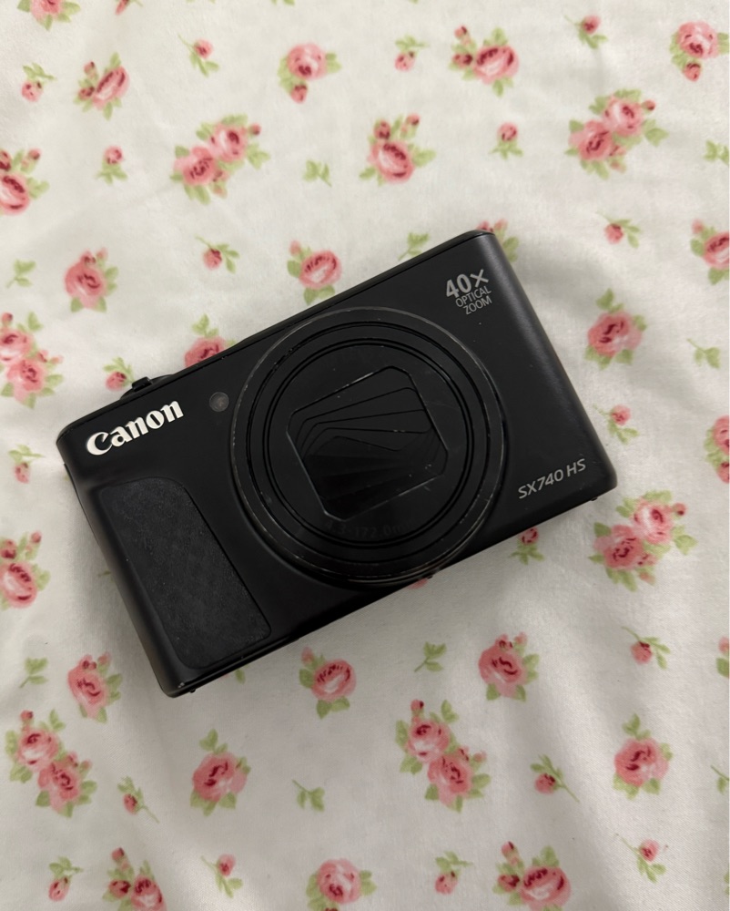 Canon SX740 HS Digicam by Canon - Pickle