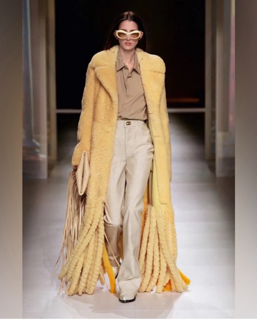 22SS BOTTEGA VENETA ストレッチボア パンツ イエロー 44 22SS BOTTEGA VENETA ストレッチボア パンツ イエロー 44