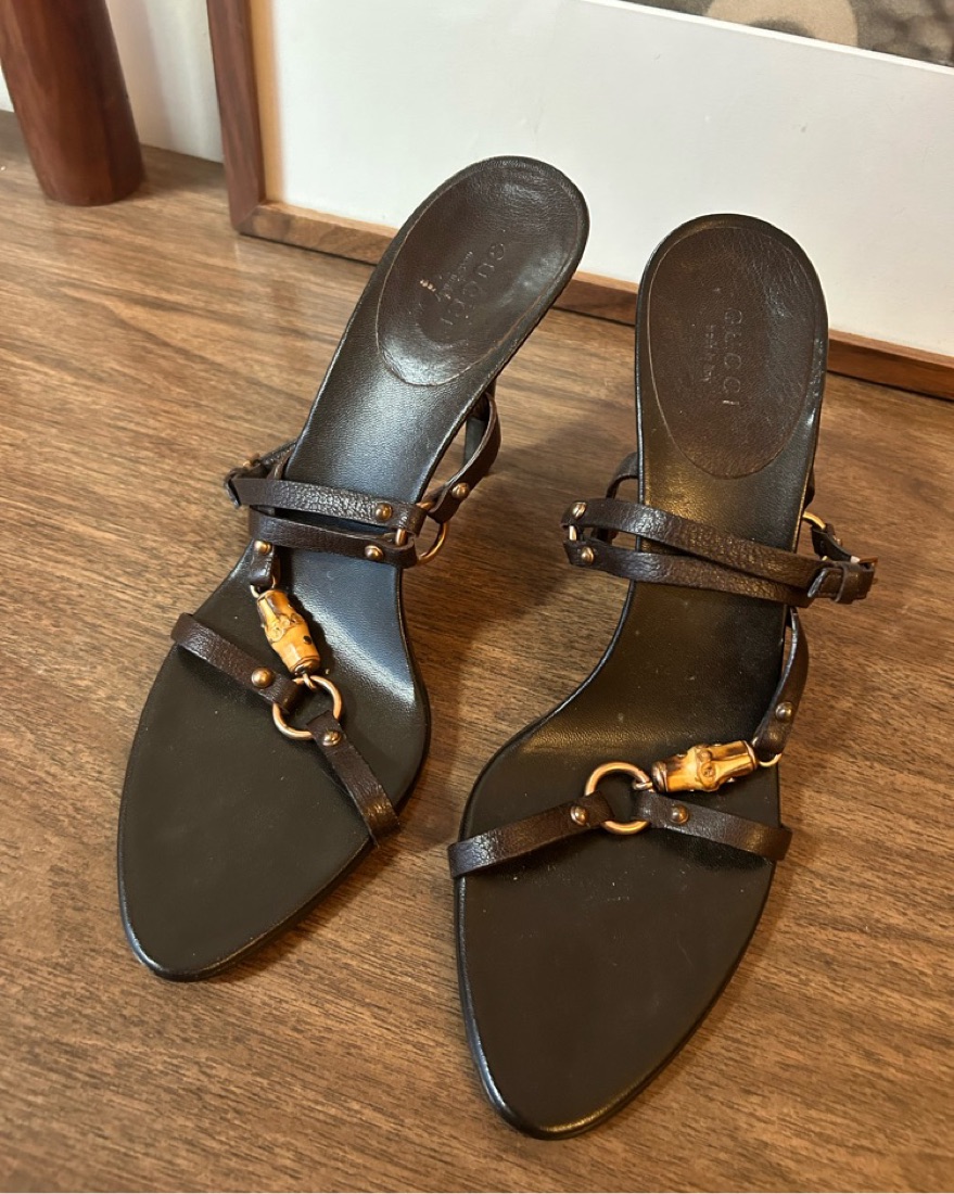 新品未使用！GUCCIのブラックミュールサンダル38 バンブー 新品未使用！GUCCIのブラックミュールサンダル38 バンブー - メルカリ