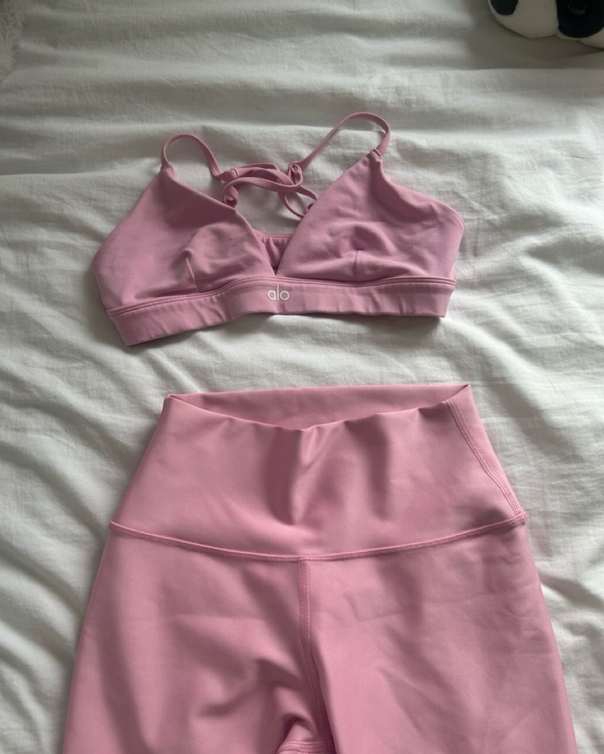 Alo Yoga Pink Splendor Bra and Leggings by Alo Yoga - Pickle