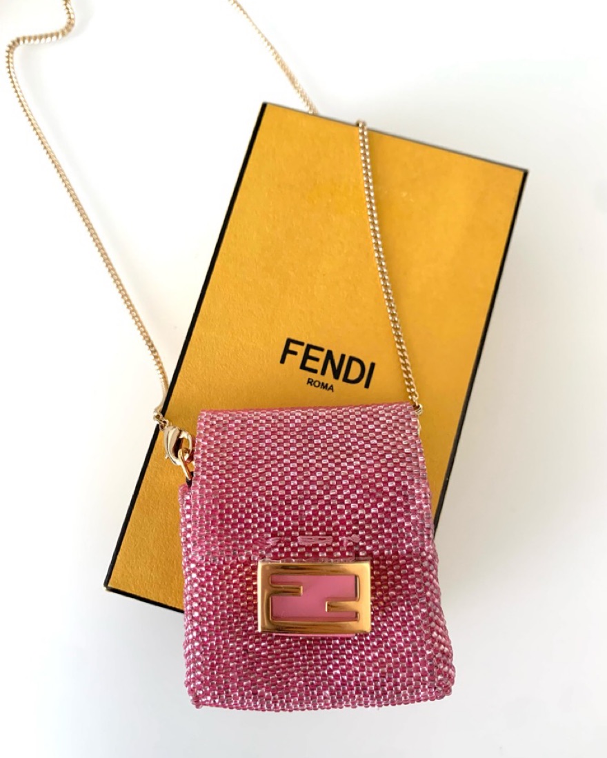 FENDI 　ピンク　ナノバゲット 美品！⭐︎FENDI ⭐︎ナノバゲットチャームバッグピンク♡