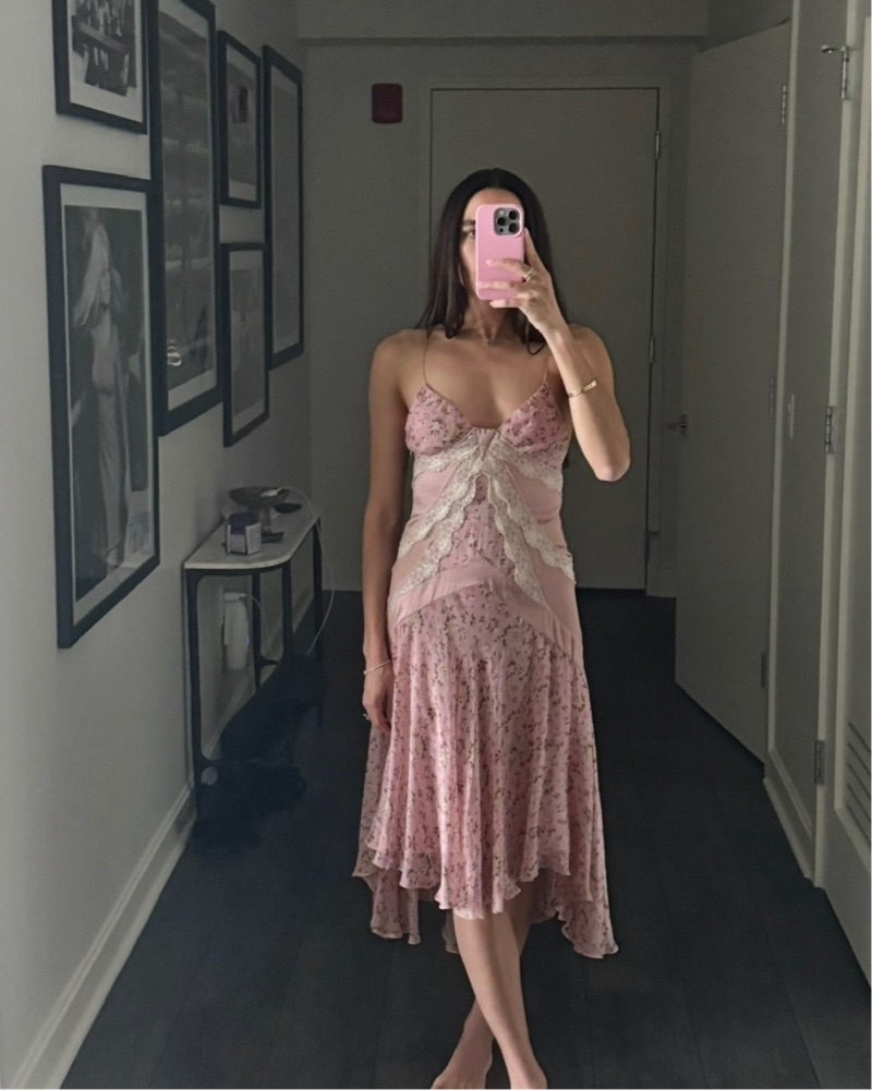 [タグ付き新品］DOLCE & GABBANA ピンクドレス Calf-length sheath dress in branded floral cordonetto lace in Pink